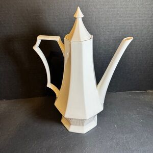 Vintage White Independence Ironstone Ceramic Coffee Pot [Item 0285]